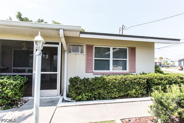 4937 Viceroy CT 1, Cape Coral, FL 33904