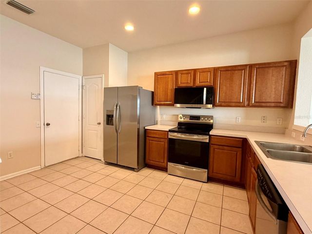 26544 CASTLEVIEW WAY, Wesley Chapel, FL 33544