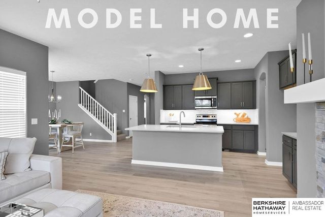 10518 S 113th Street, Papillion, NE 68046