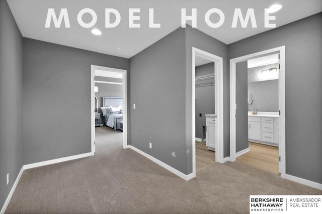 10518 S 113th Street, Papillion, NE 68046