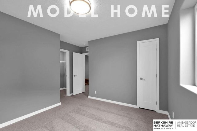 10518 S 113th Street, Papillion, NE 68046