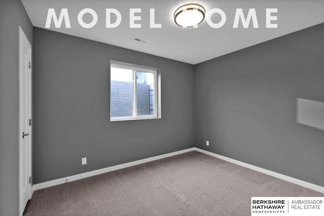 10518 S 113th Street, Papillion, NE 68046