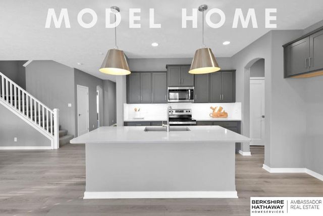 10518 S 113th Street, Papillion, NE 68046