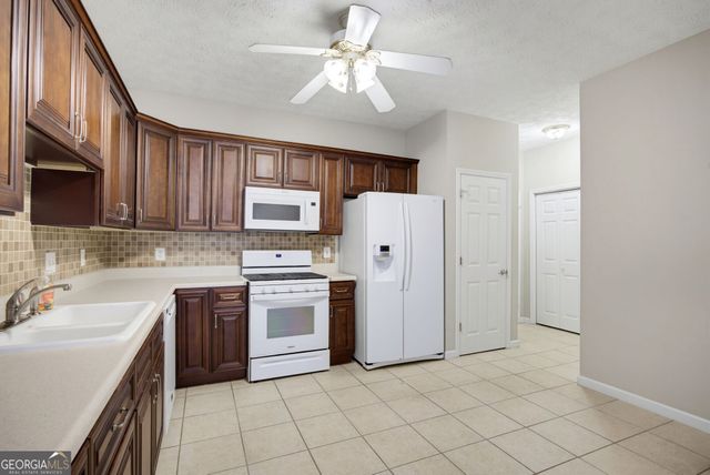 3706 Villa Springs Circle, Powder Springs, GA 30127
