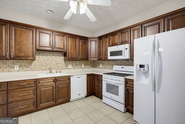 3706 Villa Springs Circle, Powder Springs, GA 30127