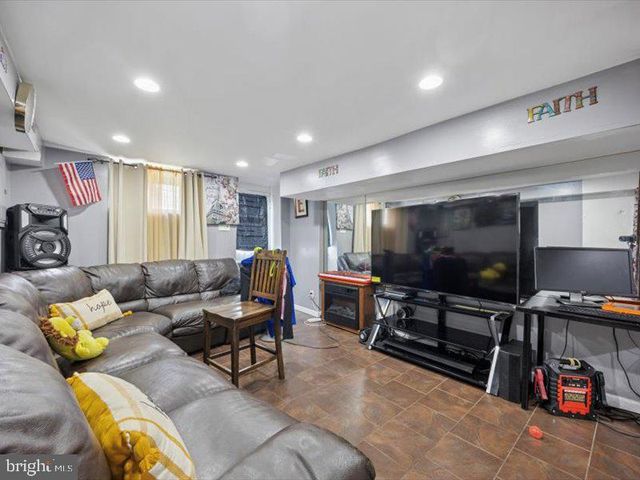 1129 DUNCAN, Yeadon, PA 19050