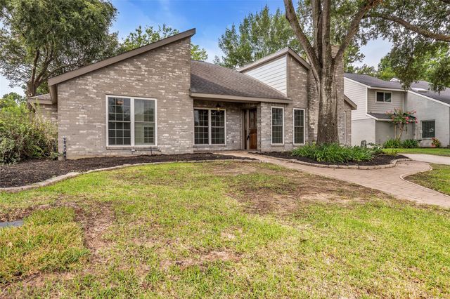 6835 Queensclub Drive, Houston, TX 77069