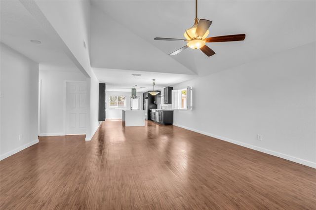 6835 Queensclub Drive, Houston, TX 77069