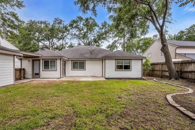 6835 Queensclub Drive, Houston, TX 77069