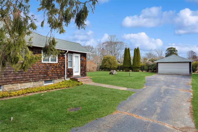 20 McGuirk Street, East Hampton, NY 11937