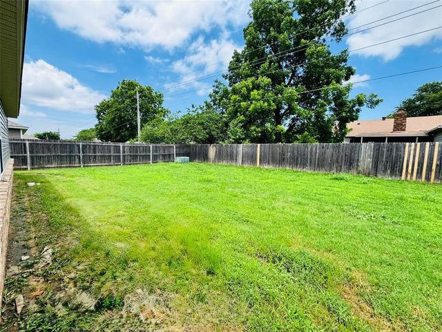 2810 E Pittsburg Street, Broken Arrow, OK 74014