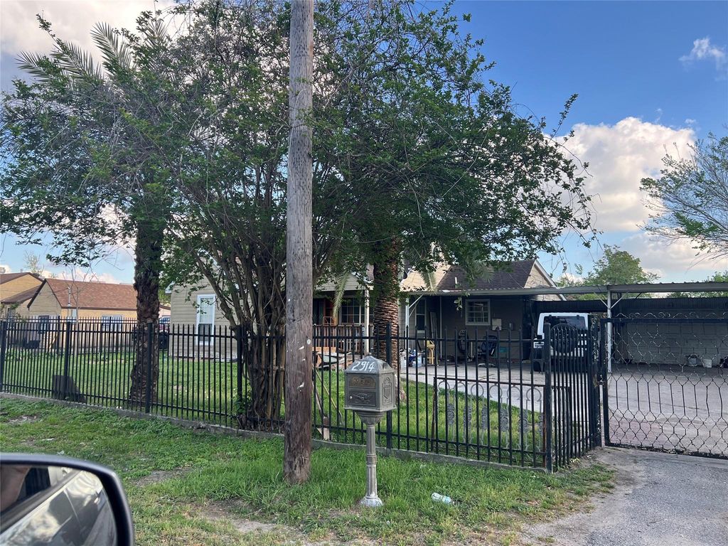 2914 Berry Road, Houston, TX 77093