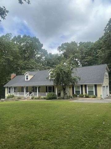 2290 Grandview Dr, W, Lawrenceburg, TN 38464