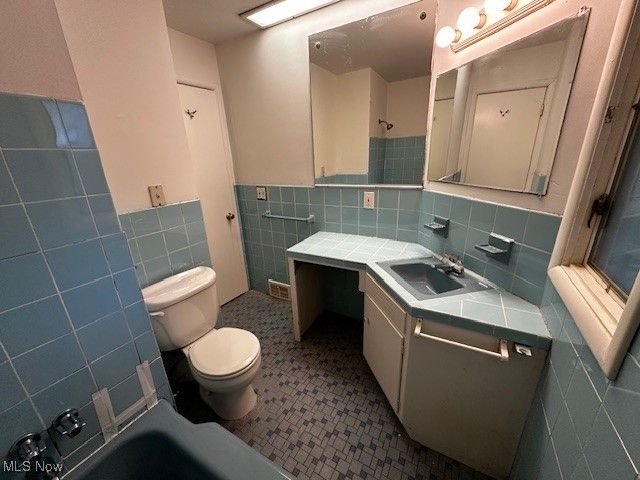 6248 S Woodlane Drive, Mayfield Village, OH 44143