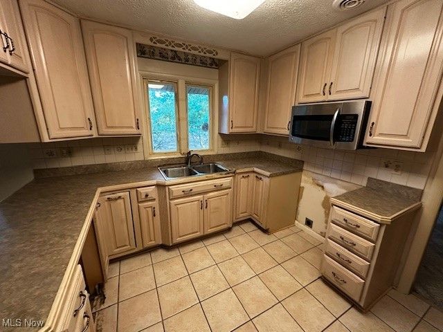 6248 S Woodlane Drive, Mayfield Village, OH 44143