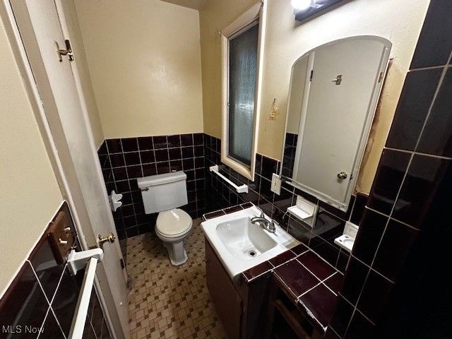 6248 S Woodlane Drive, Mayfield Village, OH 44143