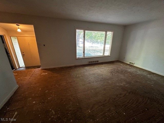 6248 S Woodlane Drive, Mayfield Village, OH 44143