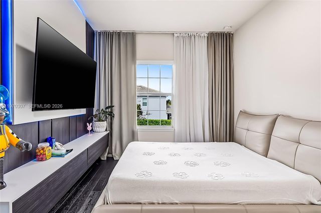 4566 Ficus St, Hollywood, FL 33021