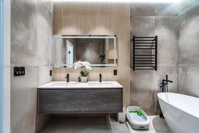 4566 Ficus St, Hollywood, FL 33021