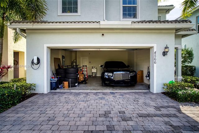 4566 Ficus St, Hollywood, FL 33021