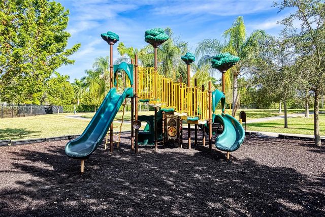 4566 Ficus St, Hollywood, FL 33021