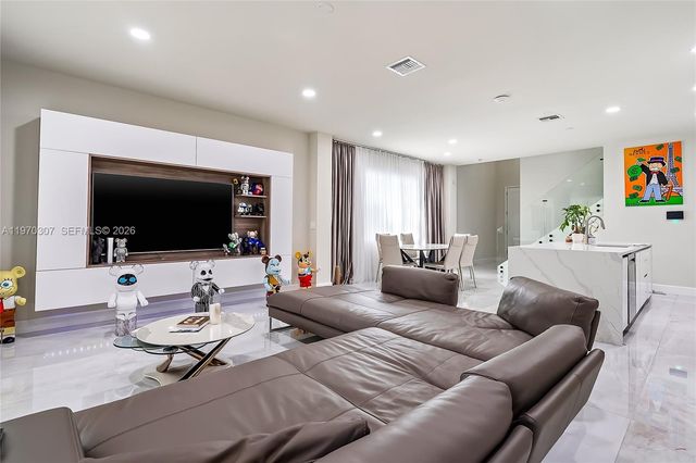 4566 Ficus St, Hollywood, FL 33021