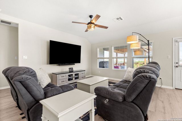 31770 Nimbus, Bulverde, TX 78163