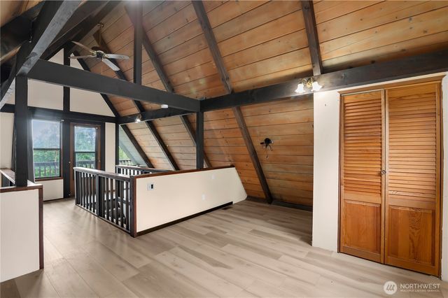 988 Hadley Way, Camano Island, WA 98282