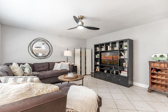 563 NE 7th Avenue, Fort Lauderdale, FL 33301