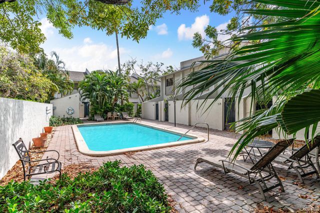 563 NE 7th Avenue, Fort Lauderdale, FL 33301