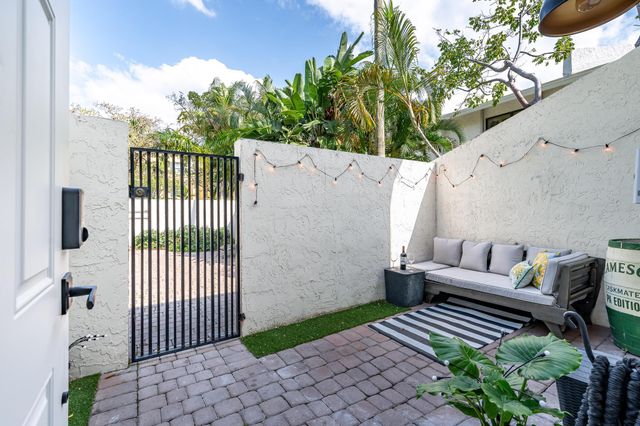 563 NE 7th Avenue, Fort Lauderdale, FL 33301