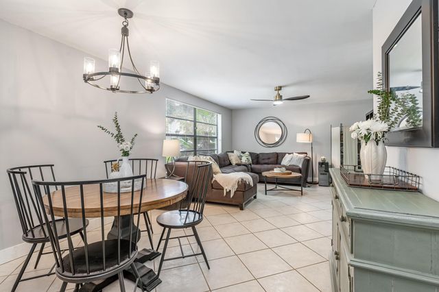 563 NE 7th Avenue, Fort Lauderdale, FL 33301