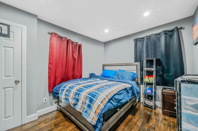 9 Amfer Court, Bay Shore, NY 11706