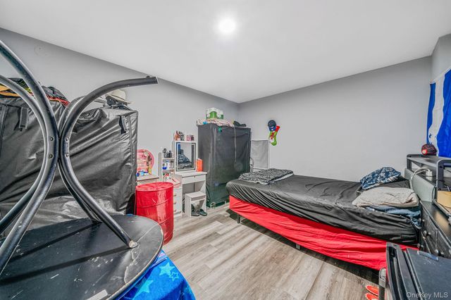 9 Amfer Court, Bay Shore, NY 11706