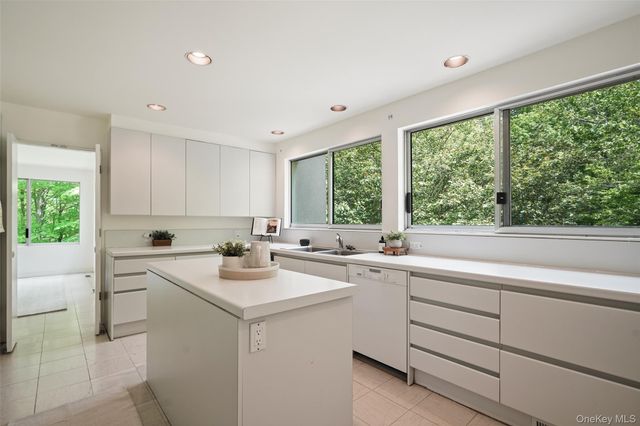 71 Old Stone Hill Road, Pound Ridge, NY 10576
