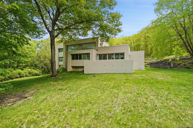 71 Old Stone Hill Road, Pound Ridge, NY 10576
