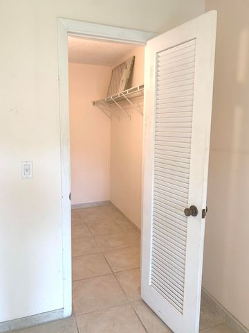 1040 NEWPORT H 1040, Deerfield Beach, FL 33442