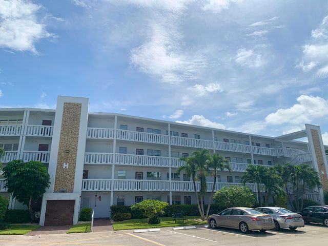 1040 NEWPORT H 1040, Deerfield Beach, FL 33442