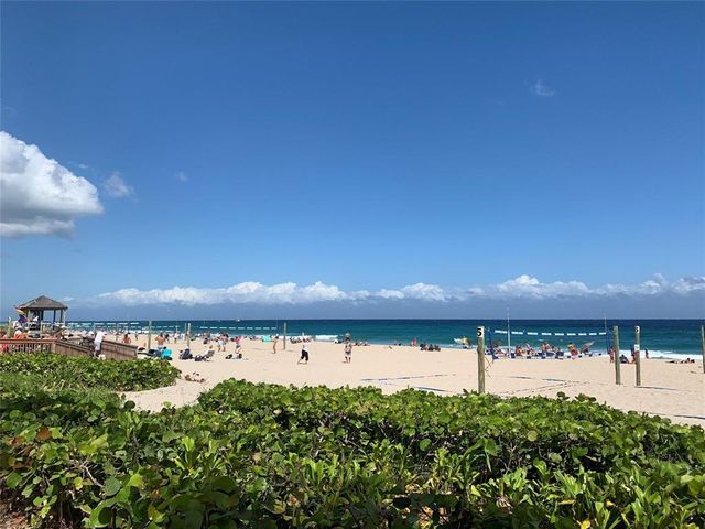 1040 NEWPORT H 1040, Deerfield Beach, FL 33442
