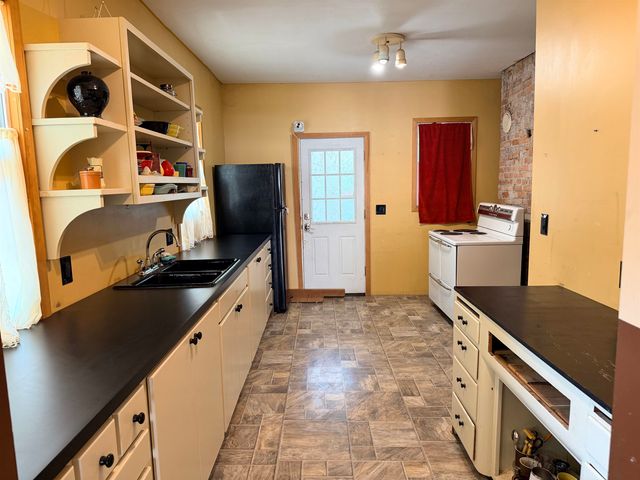 628 S ELM St, Spokane, WA 99204