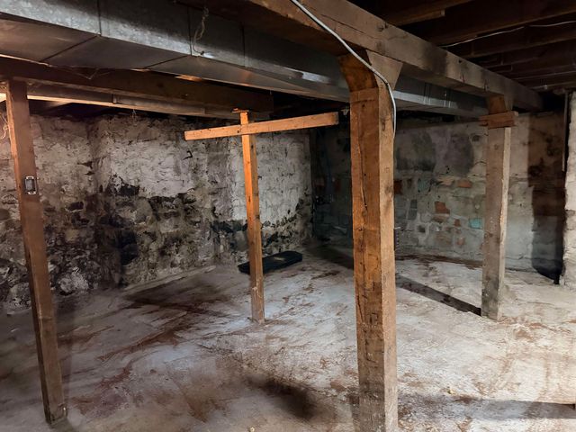 628 S ELM St, Spokane, WA 99204