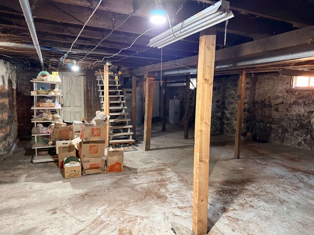 628 S ELM St, Spokane, WA 99204