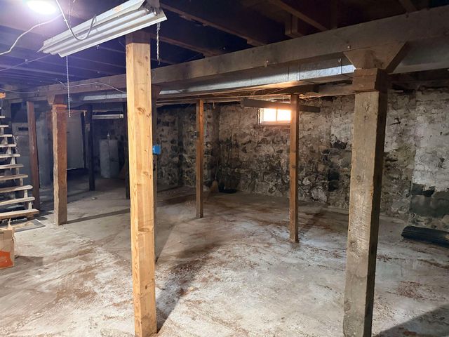 628 S ELM St, Spokane, WA 99204