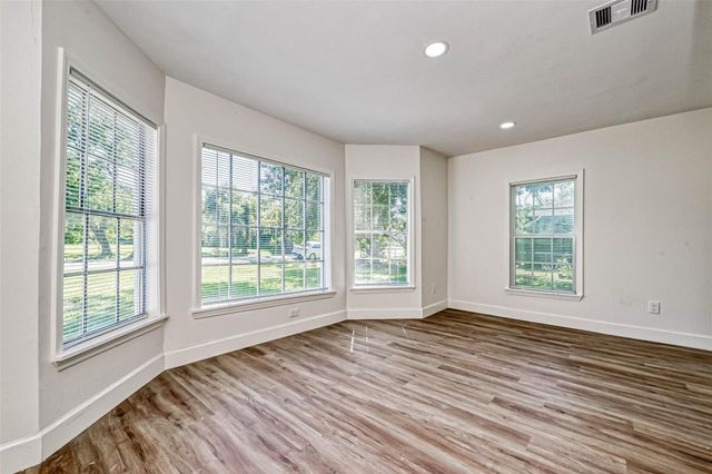 5609 Denmark Street, Houston, TX 77028