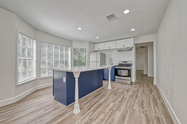 5609 Denmark Street, Houston, TX 77028