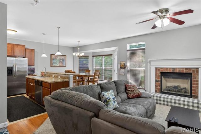 14 Loris Lane, St Charles, MO 63303