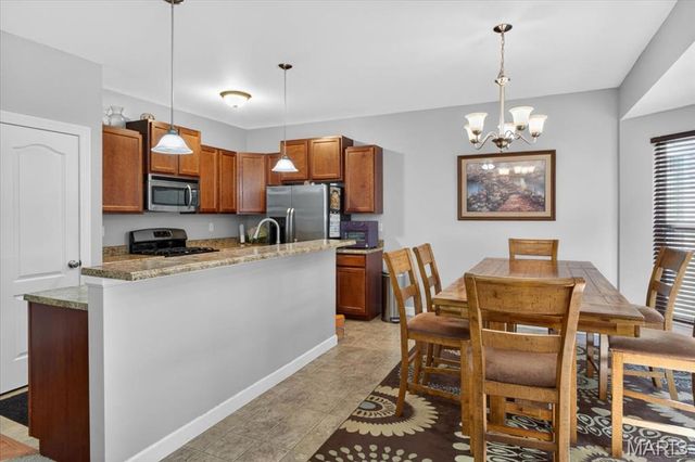 14 Loris Lane, St Charles, MO 63303