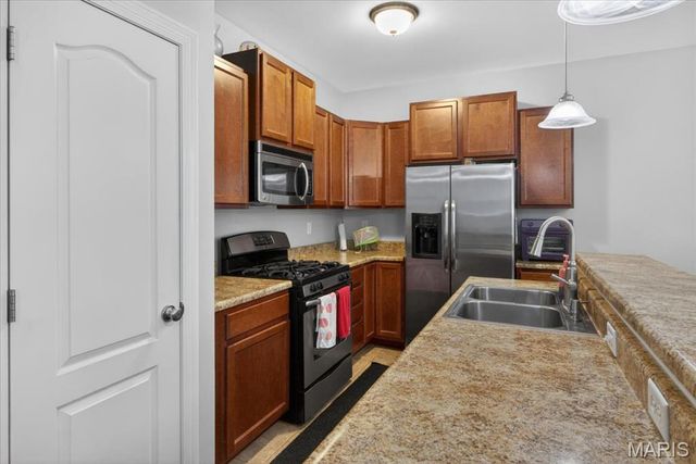 14 Loris Lane, St Charles, MO 63303
