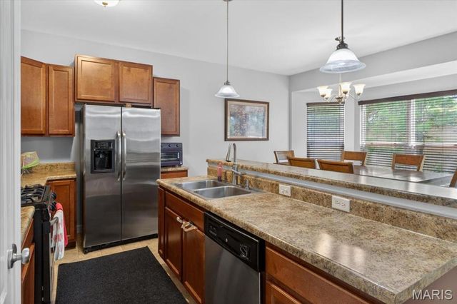 14 Loris Lane, St Charles, MO 63303