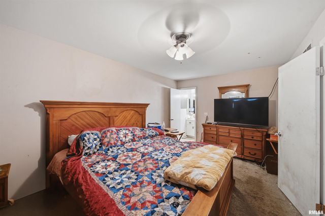 2903 W KINGSTON Court, Peoria, IL 61604